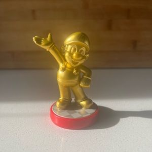 Gold Mario Amiibo
